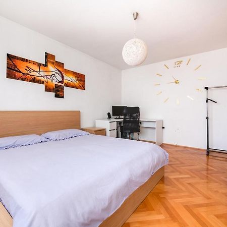 Apartment Niksa พูลา ภายนอก รูปภาพ